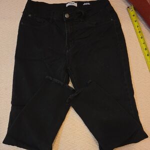 Kensie Black Denim Cropped Jeans, 8/29